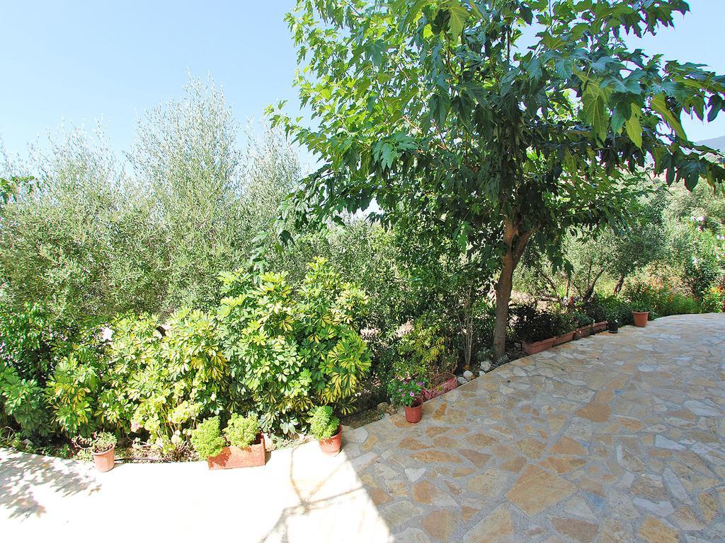 Emilia Apartments Τραπεζάκι Εξωτερικό φωτογραφία